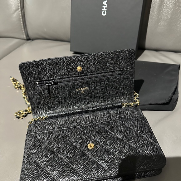 Chanel Wallet on chain - Picture 3 of 9